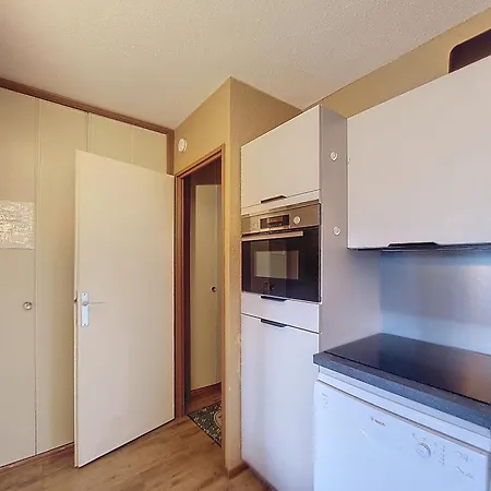 Cosy 2 Pieces Pour 5 Pers., Balcon Sud, Au Pied Des Pistes, Proches Commerces - Fr-1-275-168 Apartment